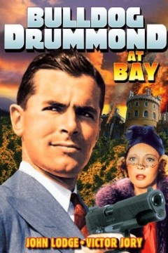 斗牛犬德拉蒙德在海湾